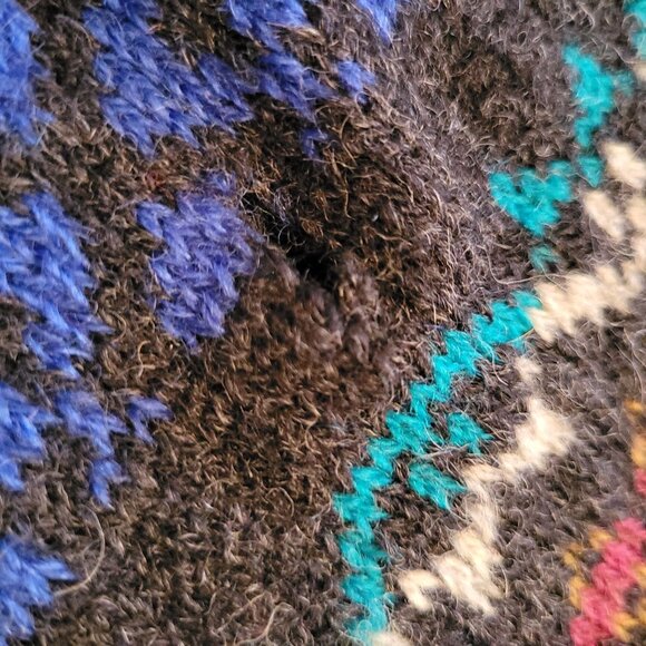 Lord Taylor Vintage Shetland Wool Fair Isle Sweater Scotland HOLES - Picture 6 of 8